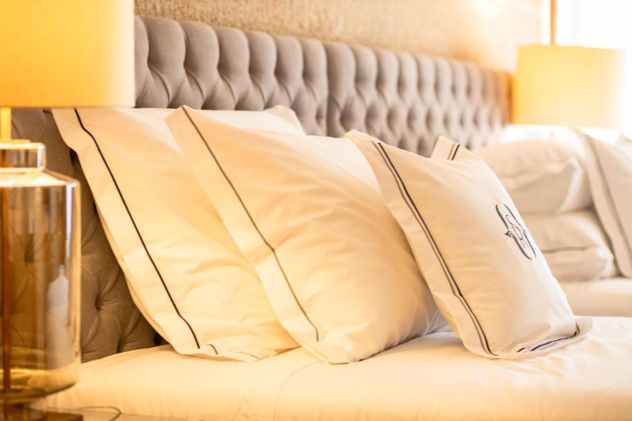 Solar Do Requeijo By Luna Hotels & Resorts Arcos de Valdevez Exterior foto Pillows on a bed